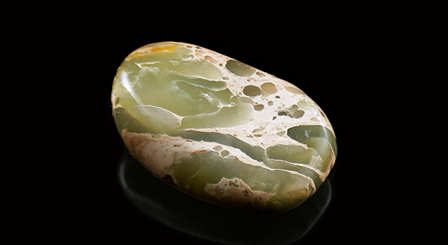 (2022年4月18號復活節免費送)壽山花坑石-素體結晶綠原石胎
