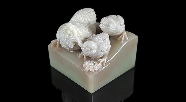 (已讓)壽山石巧色五彩善伯-母子情深正方章 (已讓)壽山石巧色五彩善伯-母子情深正方章