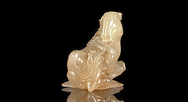 壽山善伯石-馬鈕小擺件