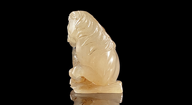 壽山善伯石-馬鈕小擺件