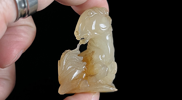 壽山善伯石-馬鈕小擺件