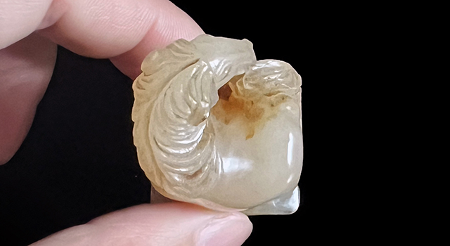 壽山善伯石-馬鈕小擺件