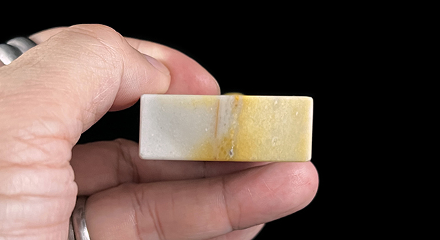 壽山石峨嵋石-螭龍戲珠鈕長方章