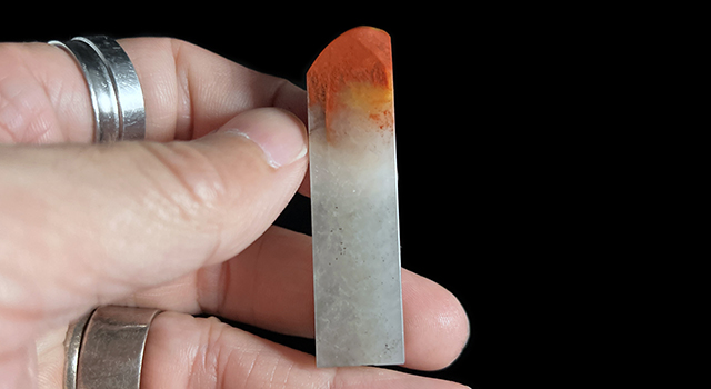 (2025年12月25號聖誕免費送)壽山石雞母窩-素體日形章