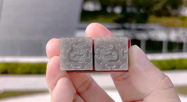 壽山石天藍凍-博古葵龍正對章