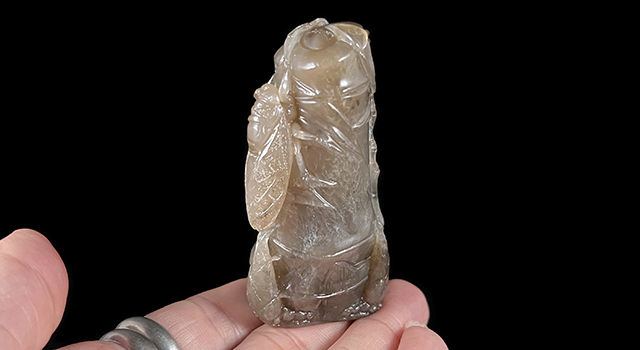 壽山石牛角凍一鳴驚人鈕橢圓章