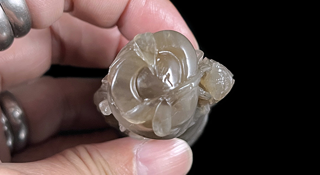 壽山石牛角凍一鳴驚人鈕橢圓章