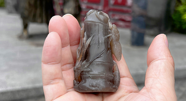 壽山石牛角凍一鳴驚人鈕橢圓章