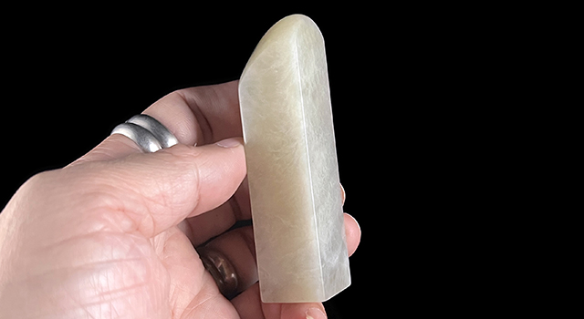 壽山石白荔枝-素體日形章