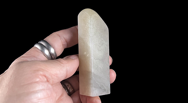 壽山石白荔枝-素體日形章