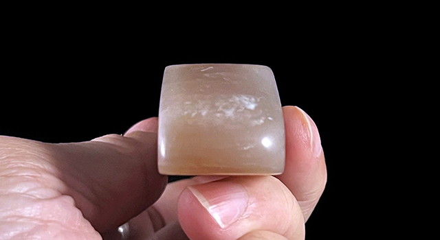 巴林石牛角凍-素體正方章